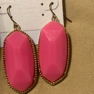 Cute earrings 💕💕💕💕💕